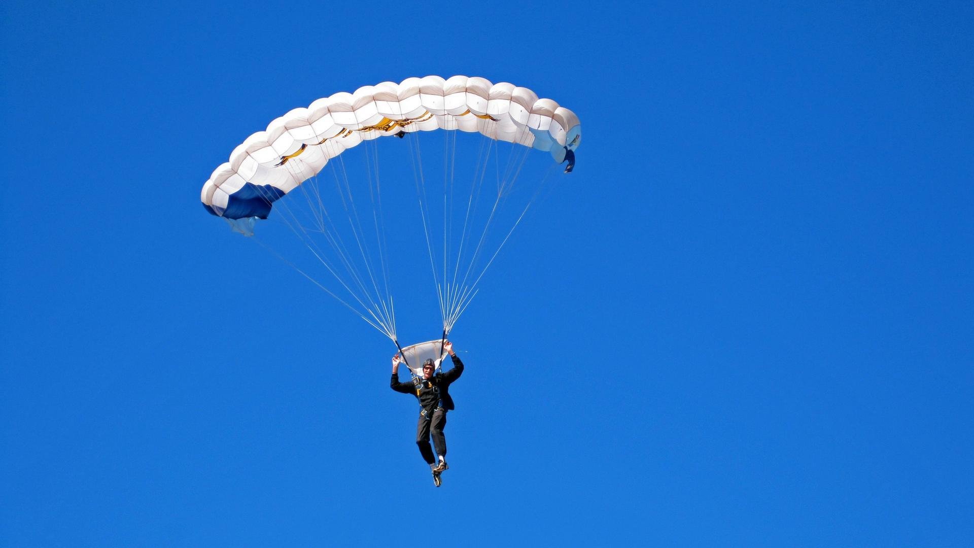 全国青少年“篮球创新杯”线上创新创业大赛正式启动，青少年篮球杯名字